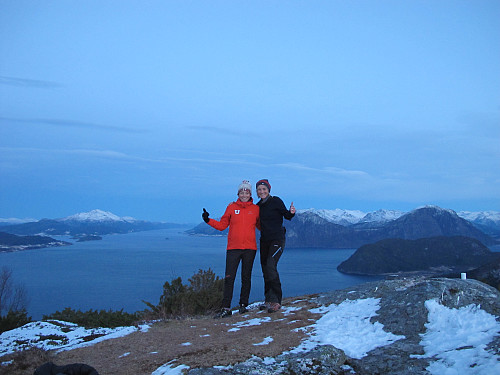 Frå Nakken 436 moh (Vågstranda) Romsdalsfjorden, til venstre, Skåla 1128 moh Høgste Topp i Molde