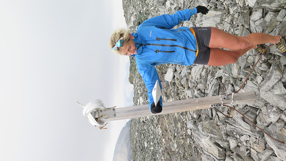 Mykje rart menneskeskapt skrot å finne i fjellheimen...kva i all verden er dette??