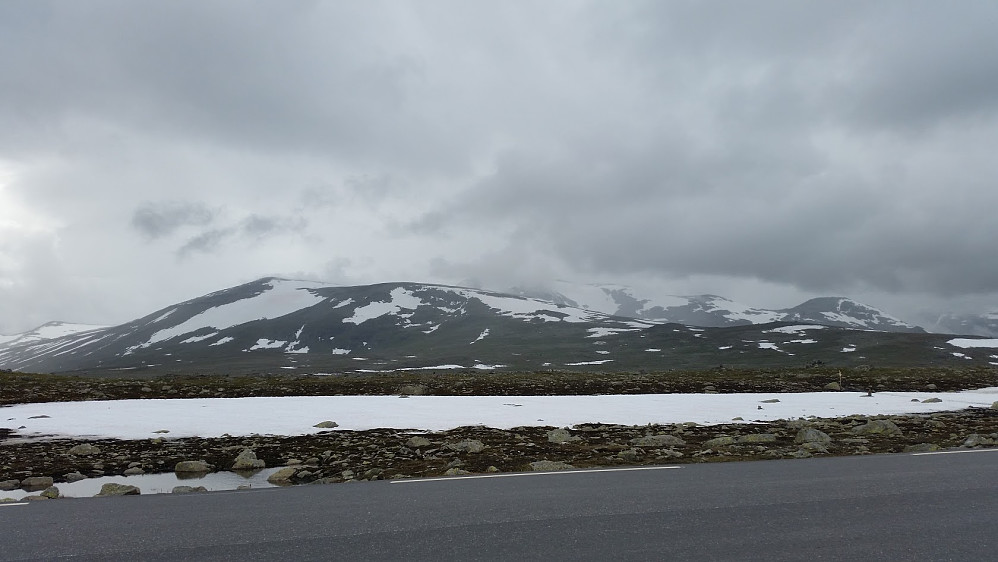 Gråvær over Rasletinden