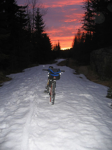 Snøføre og solnedgang i vest