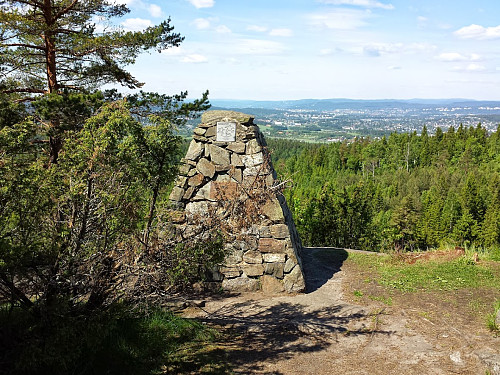 Bjønnåsenvarden. Rælingens 1000 årssted