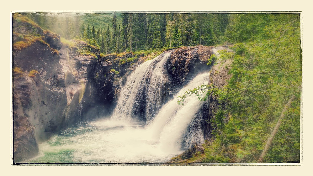 Fossen i redigert bilde