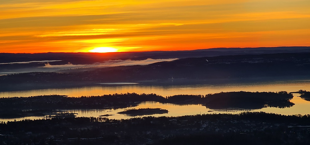 Himmel og speil i Oslofjorden