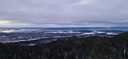 Også fra utsiktspunktet ved Nordre, men tett skylag