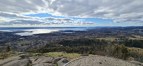 Skaugumåsen mot Askerkysten