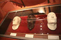 Napoleons dødsmaske, i tre forskjellige versjonar...