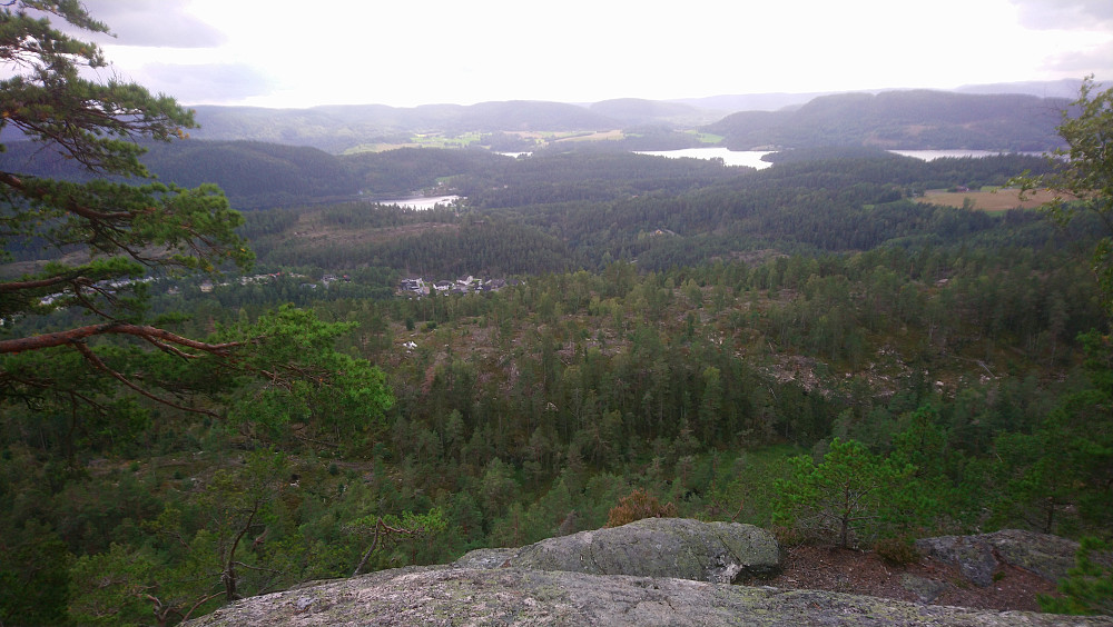 Litt grått og vindfullt på toppen i dag. 