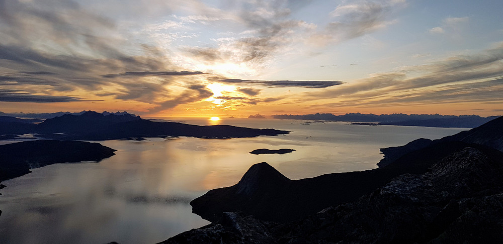 Tok en tur etter jobb en kveld sent i september også. Utsikten er bare til å bli helt forelsket i.