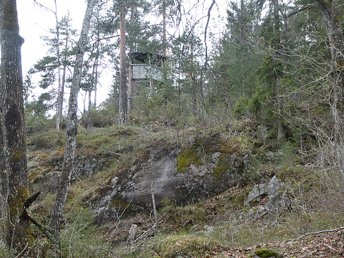 Passerte dette tårnet helt i begynnelsen av stien.