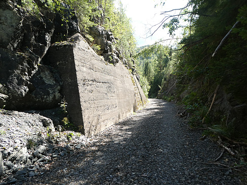 Fulgte det nedlagte jernbanesporet (Kragerøbanen).