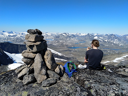 Amund på Knutsholstind 01.07.2018