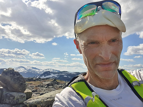 PÅ Tverrfjellet, Aust