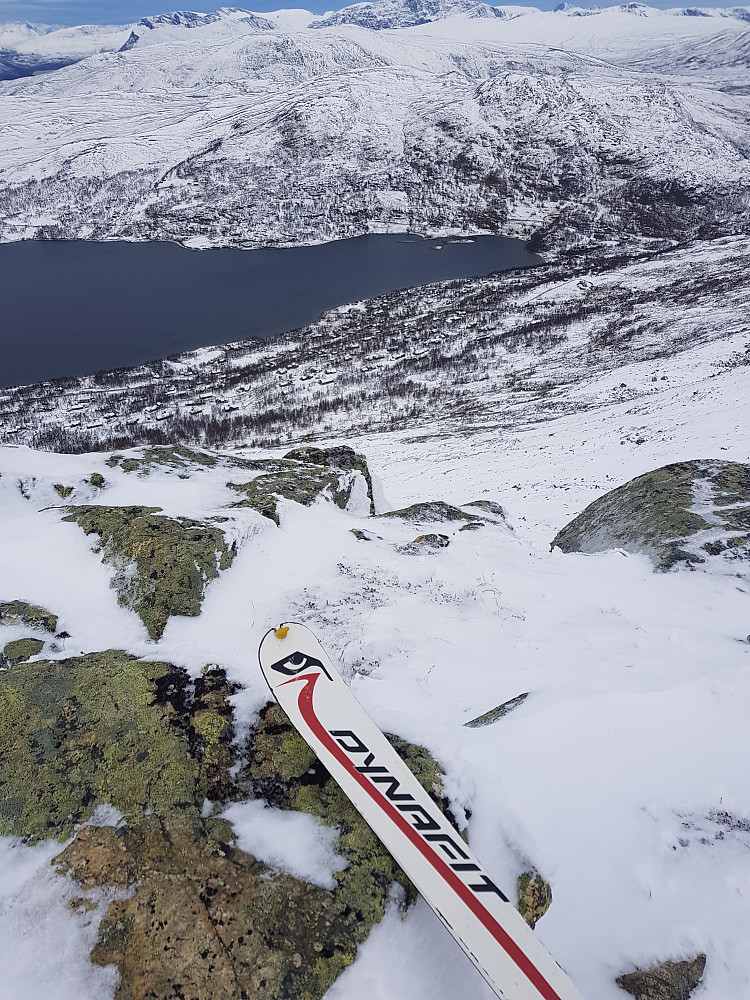 Mot Skarvatnet