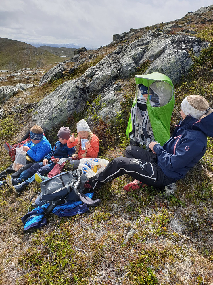 Rast under toppen bak Trollkyrkja