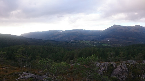 Utsikt NV mot Grytefjellet og Ottanosi