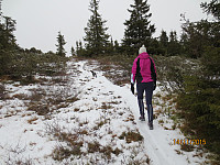 Det lå litt snø i terrenget