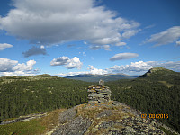 Toppen av Slettepiggen mot Olavsvarden og Gnedden