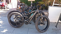 Tøffeste syklene jeg har sett. Elektrisk fulldempet fatbike. Nå ble jeg motivert til å kjøpe elsykkel....