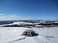 Også bord på den ene av to toppunkt på Sollifjell