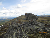 Stor stein der jeg kom opp på ryggen mot Skardshøe