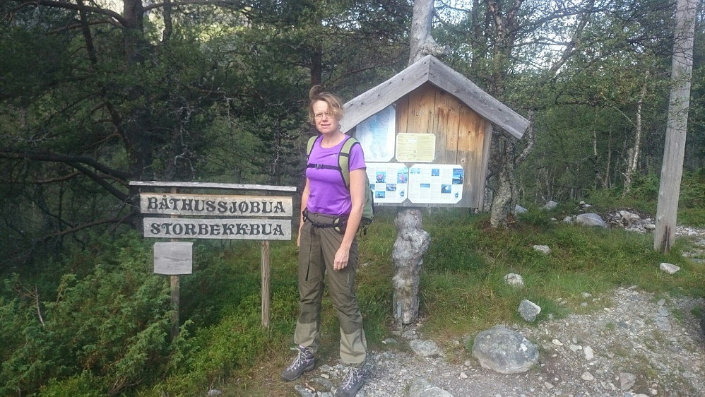 GO ved turstart. Det var ikke noe informasjon om Djupsjøberget,  og heller ikke skilt