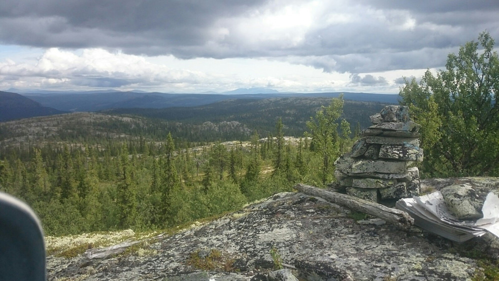 Utsikt fra toppen og mot Sølen