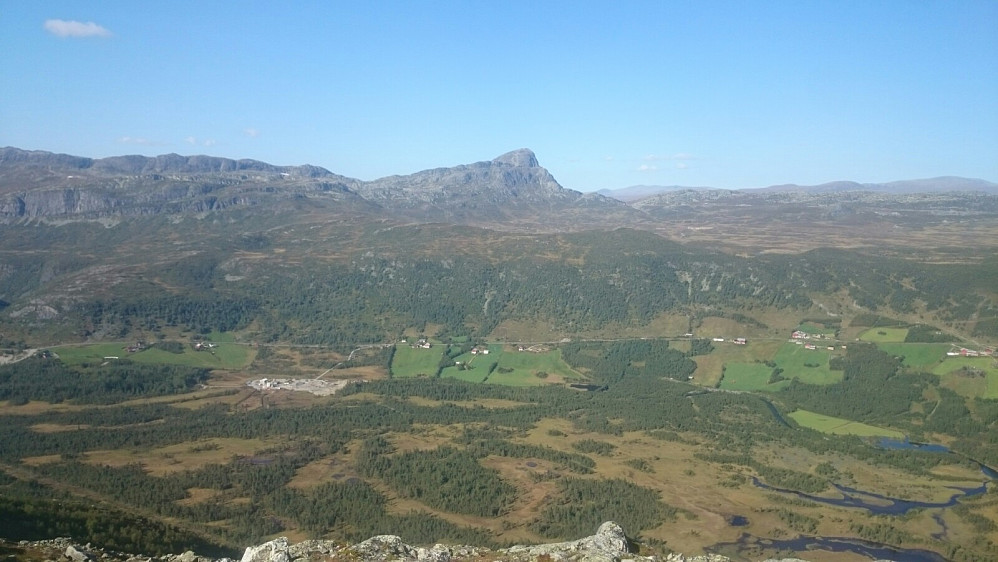 Toppen av Raudhorn og mot Bitihorn