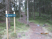 Det tok av en flott sti opp til utkikkspunktet på Høgberget