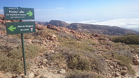 Når stien gikk over topplatået, var det skiltet for en avstikker oppom selve toppen av Montana de Guajara