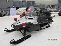 Her hadde de også maken snø scooter som det vi bruker til filmingen