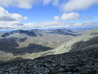 Utsikt bort mot Nørdre Hamran og Vassberget