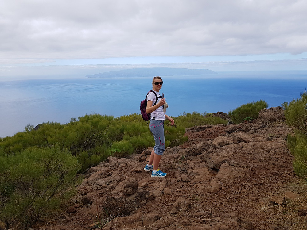 GO var ivrig til å ta bilder med telefonen av den flotte utsikten vi hadde på hele turen