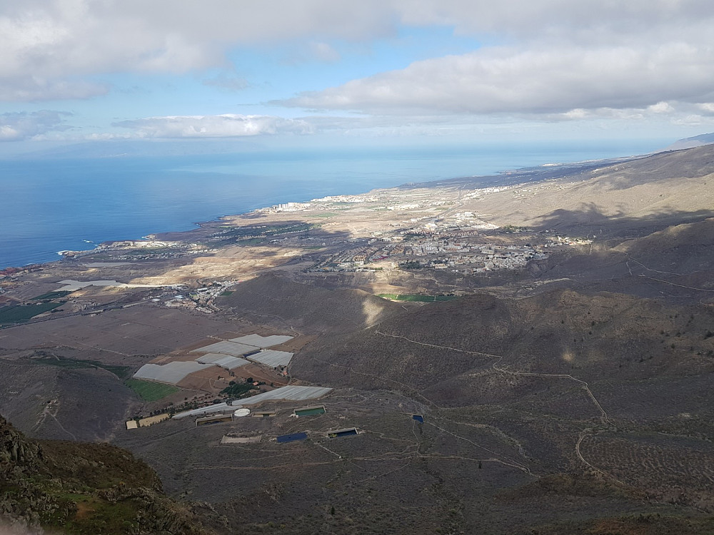 Utsikt hjem i det jeg kom opp på ryggen av fjellet