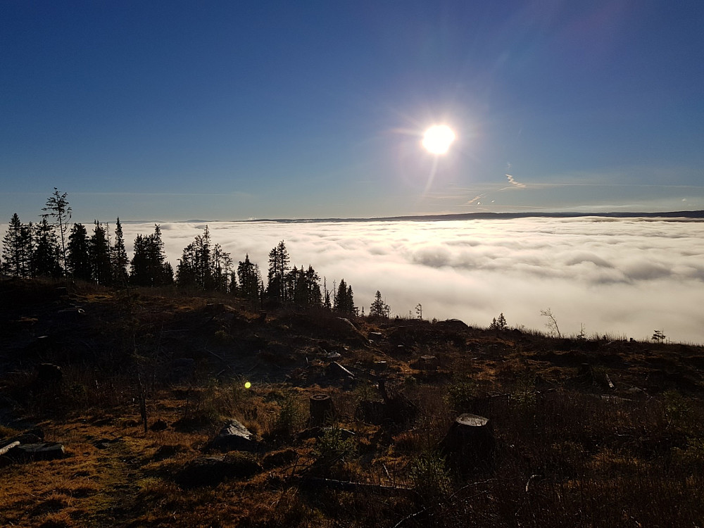 Over skyene er himmelen alltid blå