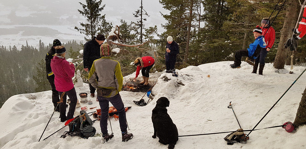 Skikkelig bålkos på utsiktpunktet i dag