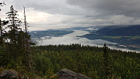 Fra utsiktspunktet hvor byen var dekket av tåke