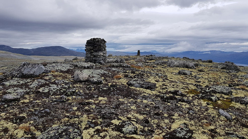 2 varder på toppen av Nordre Sæterhøi
