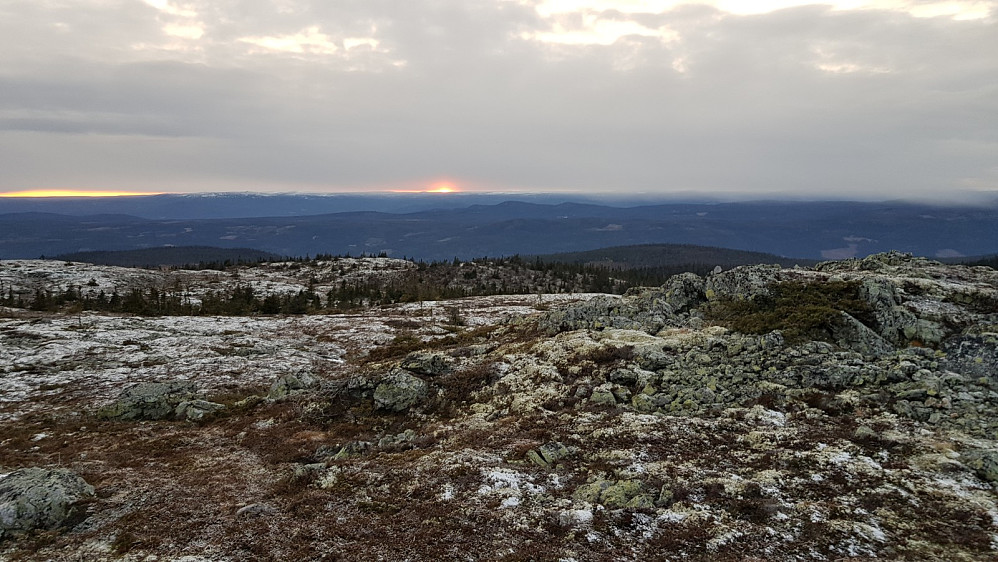 Jeg fikk med meg solnedgangen fra toppen