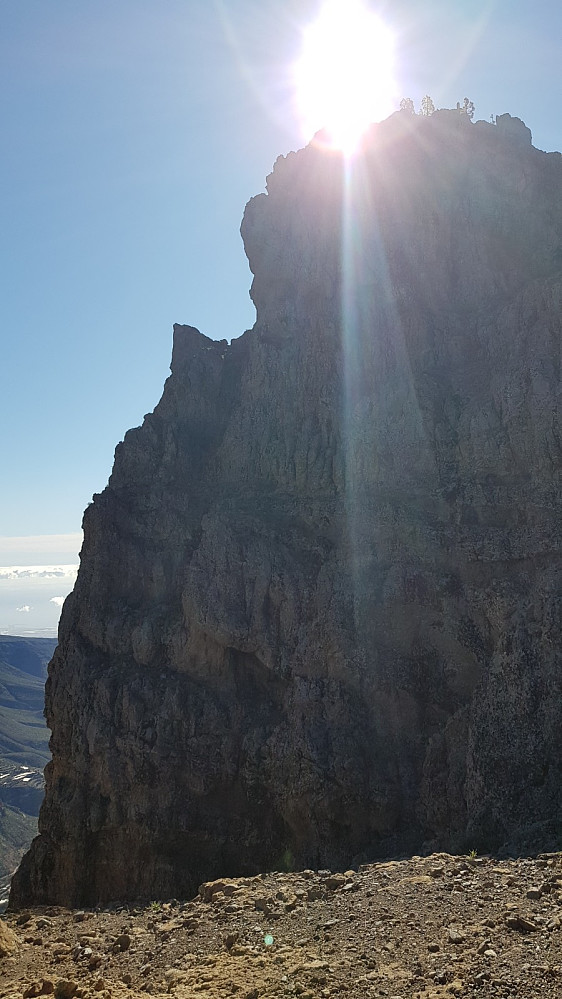 Her er jeg under toppklippen på Pico del Campanario