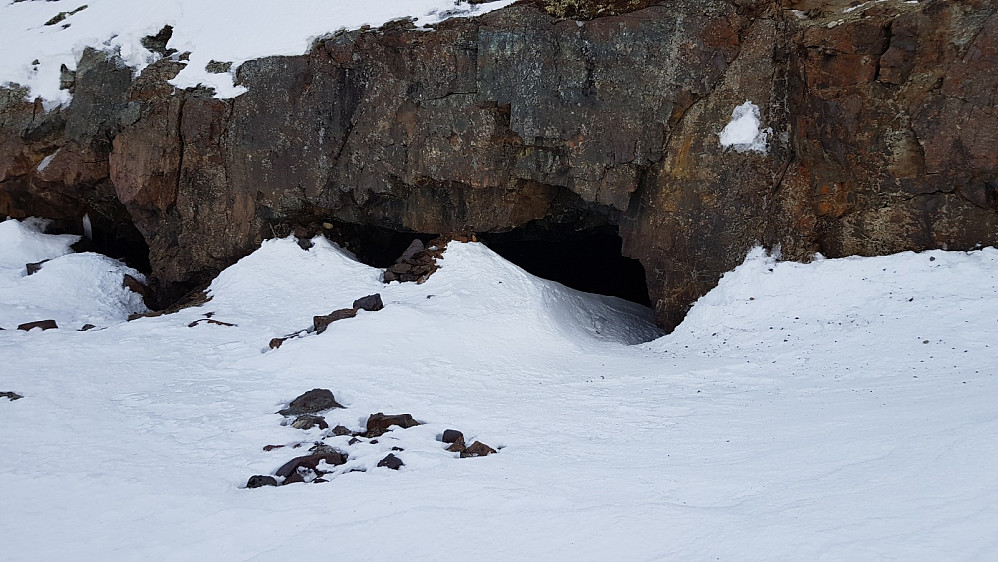 Lite snø gjorde at noen av gruveinngangene var åpne