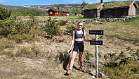 GO ville nyte livet og utsikten ved basecamp, men MMO var ivrig etter å komme avgårde på fjelltur