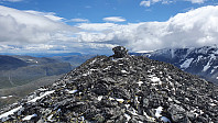 Toppen på Lauvhøe. Veldig vidsyn over fjellene herfra