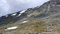 Nok et tilbakeblikk på fjellsia jeg kom ned. Mye løs stein gjorde det litt utfordrende