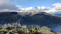 Litt senere var det plutselig delvis blå himmel igjen