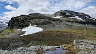 Fra Sauehaugen og opp mot Øyre. Toppen bak til venstre i bildet