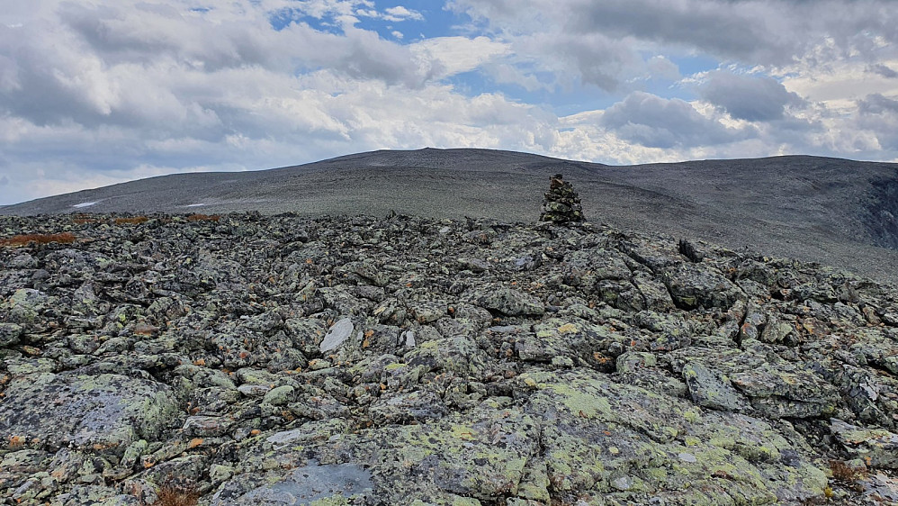 Fra Galnehusfjellet, som bare er en liten kul, og opp mot Vennisfjellet