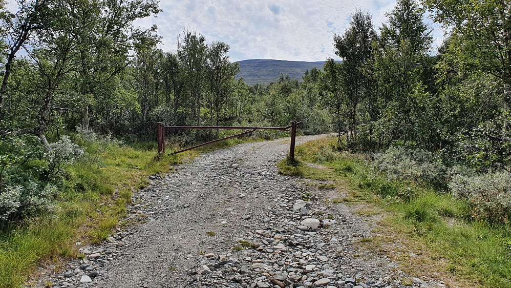 Jeg pustet lettet ut da bommen var lett å passere og at det ikke var noen forbudskilt