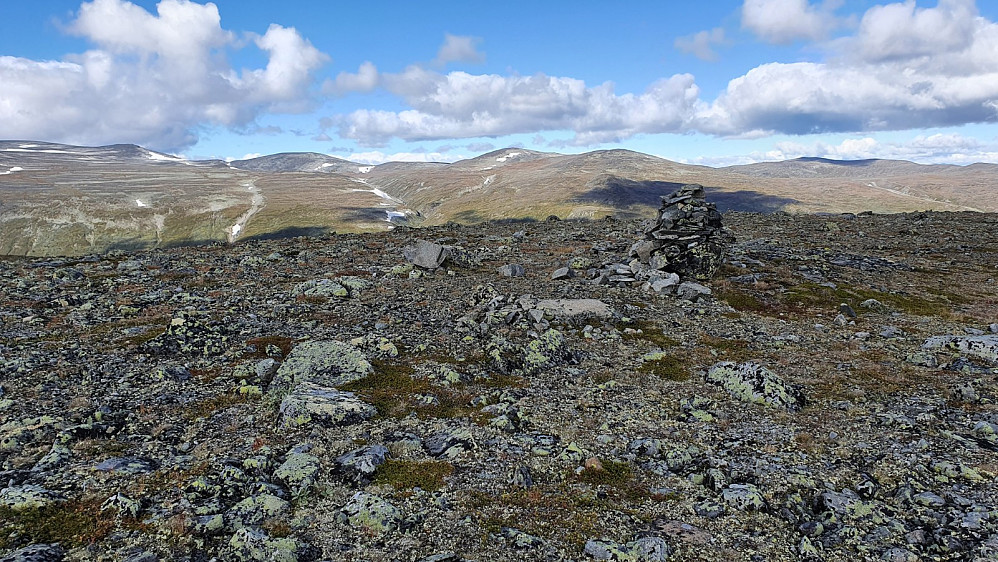 Toppen av Rundhøe og nordover