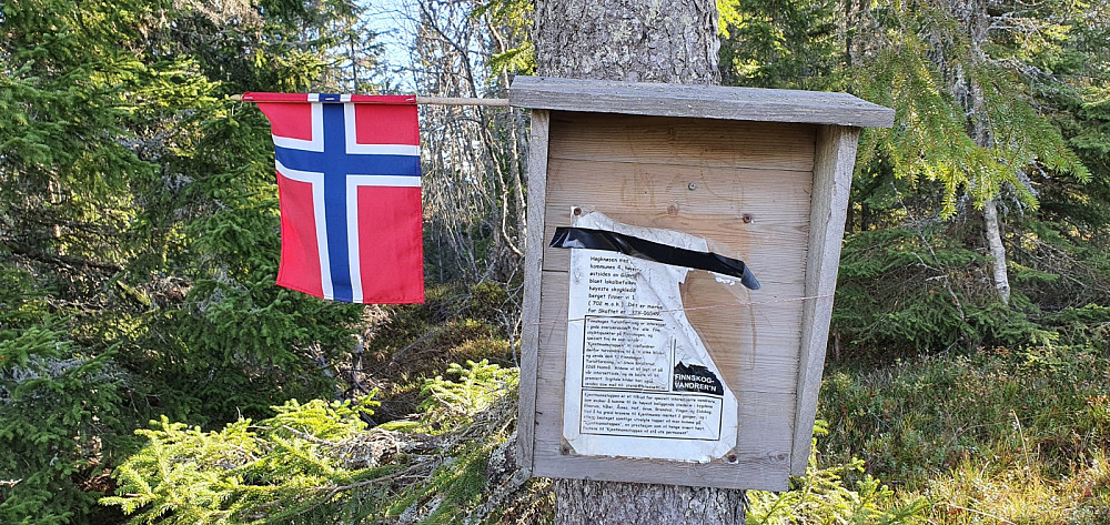 Markering på toppen av Høgknøsen