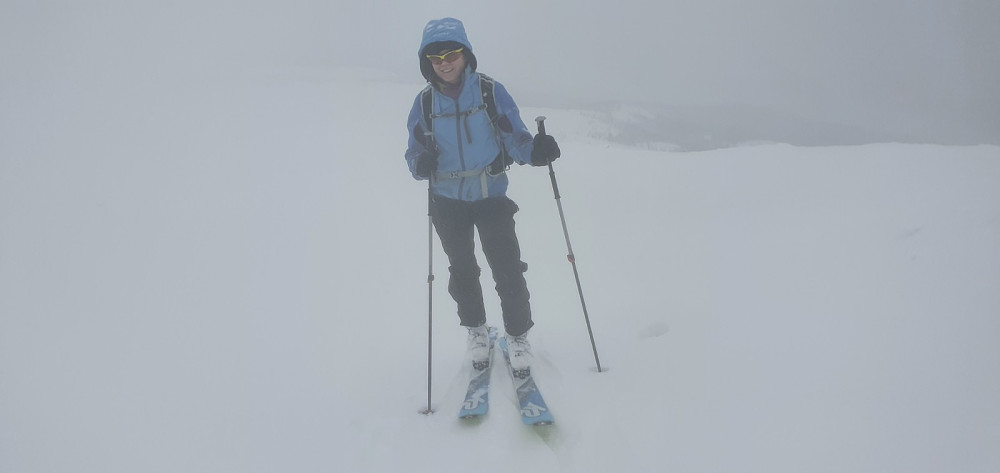Tilbakeblikk ned mot dalen, som vi ikke så mye til pga av tåke og snøvær
